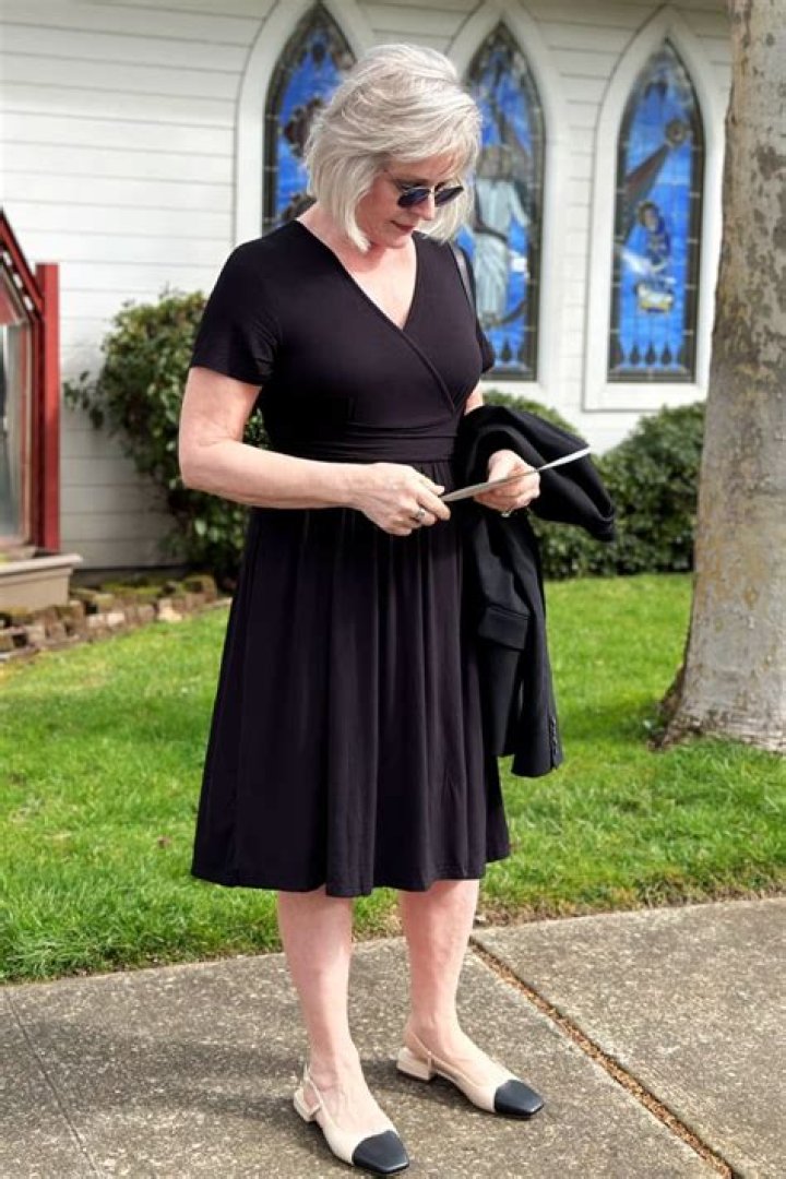 Are leggings appropriate for a funeral?