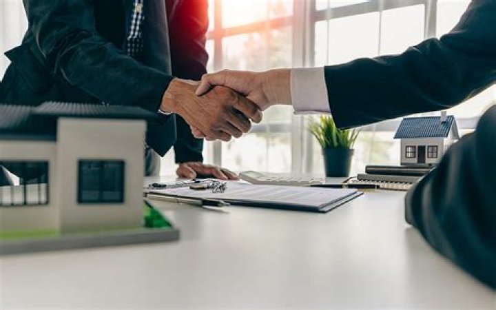 Are real estate brokers and agents the same thing?