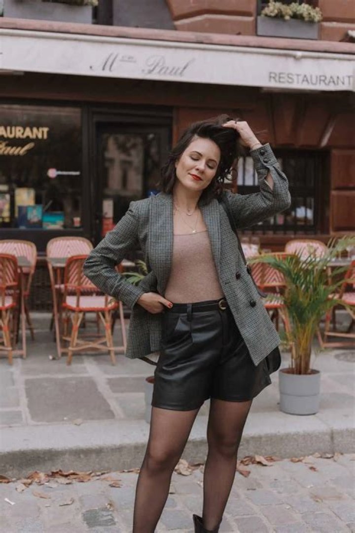 Are you allowed to wear shorts in Singapore?