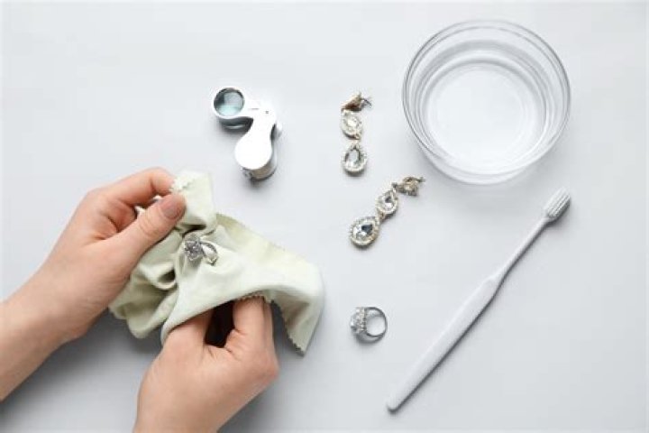 Can I use baby wipes to clean jewelry?