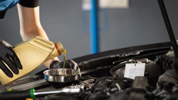 Can thin oil cause low pressure?