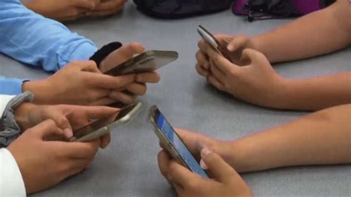 Can US soldiers use cell phones in Afghanistan?