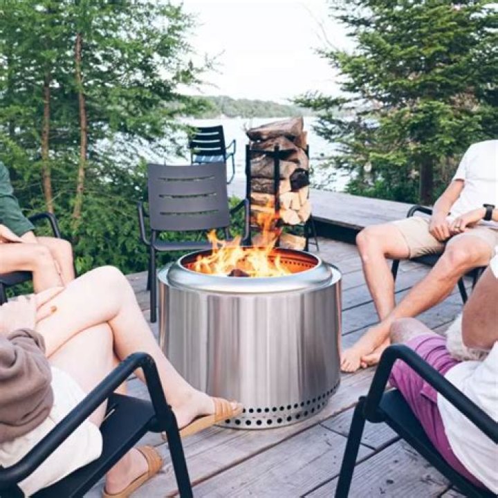 Can you burn freshly cut wood in a fire pit?