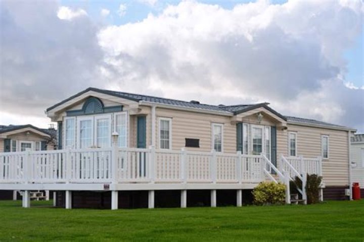 Can you put a mobile home on your own land UK?