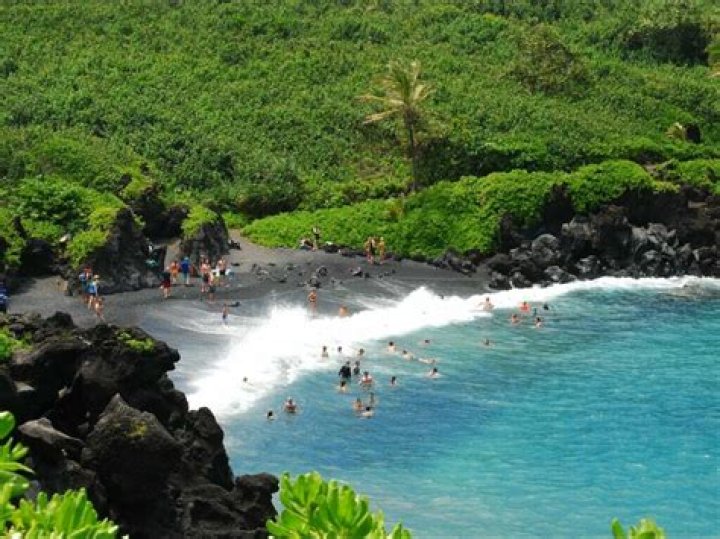 Can you swim in Maui?