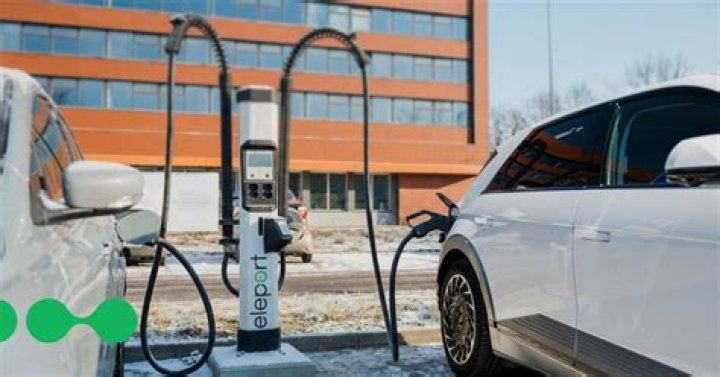 Do electric cars lose range in cold weather?