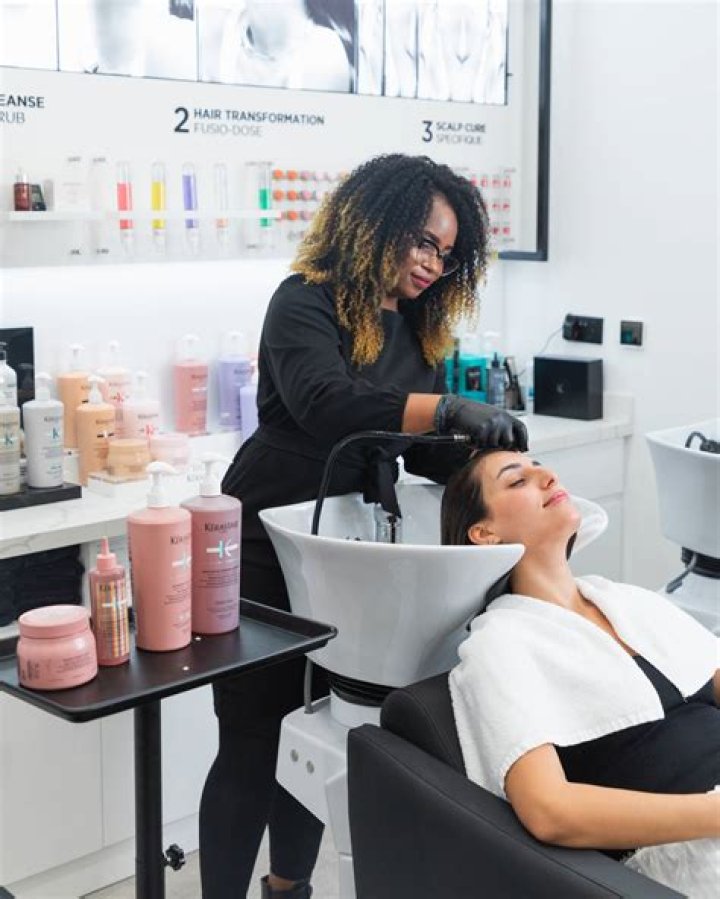 Do hairdressers have to declare tips?