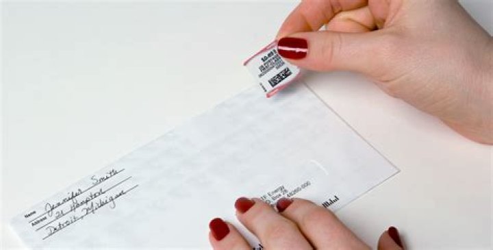 Do letters to Santa need a stamp 2020?