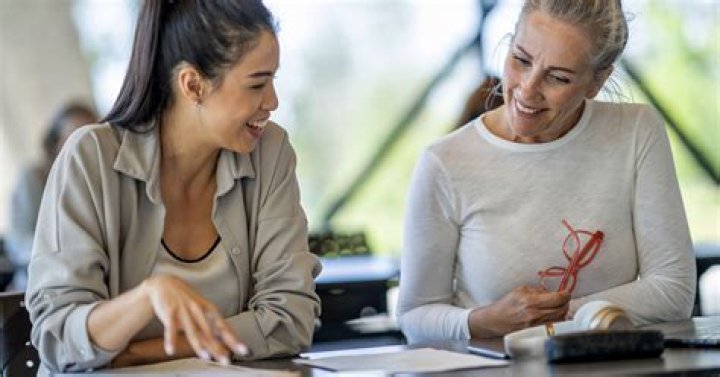 Do mailmen make good money?