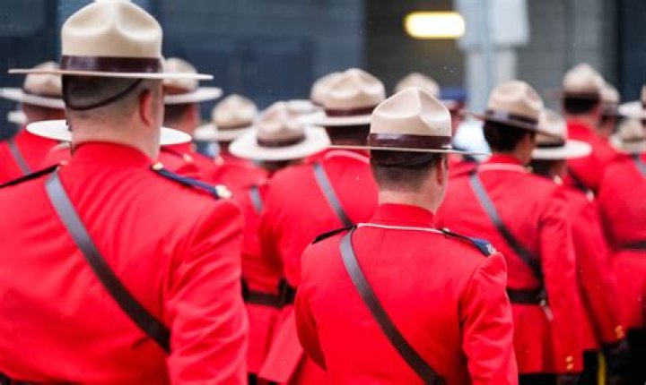 Do RCMP always wear red?
