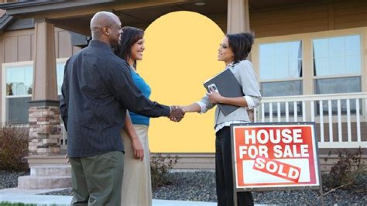 Do real estate agents lie to buyers?