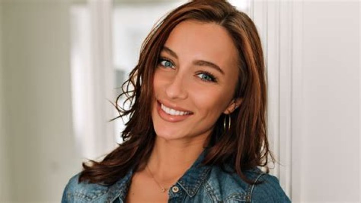 Do women's hips widen in their 30s?