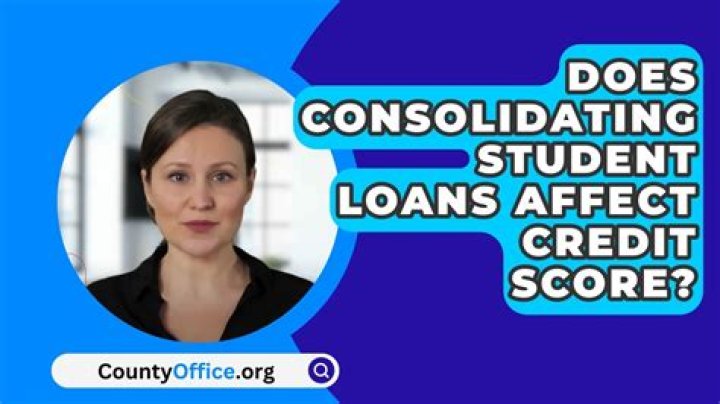 Does consolidating student loans remove default?
