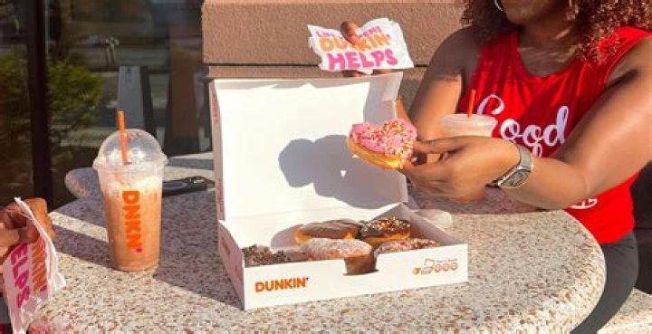 Does Dunkin Donuts get paid weekly or bi weekly?