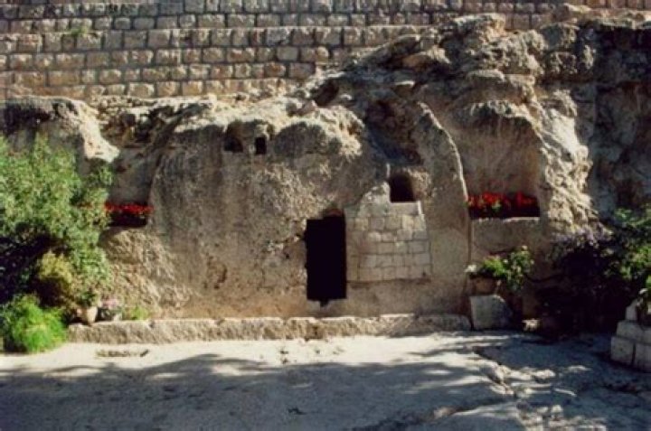 Does the tomb of Jesus still exist?