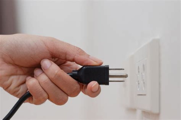 Does unplugging things save electricity?