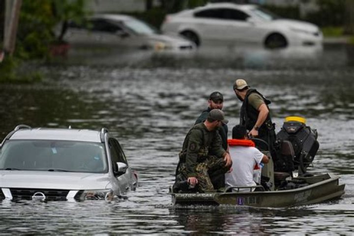 How did people respond after Hurricane Mitch?