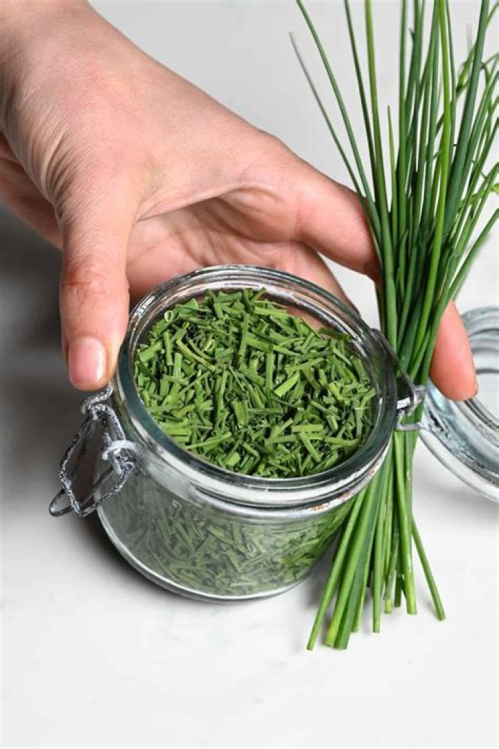 How do you pinch chives?