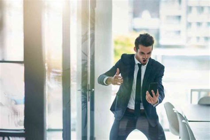 How does upgrading a phone work?