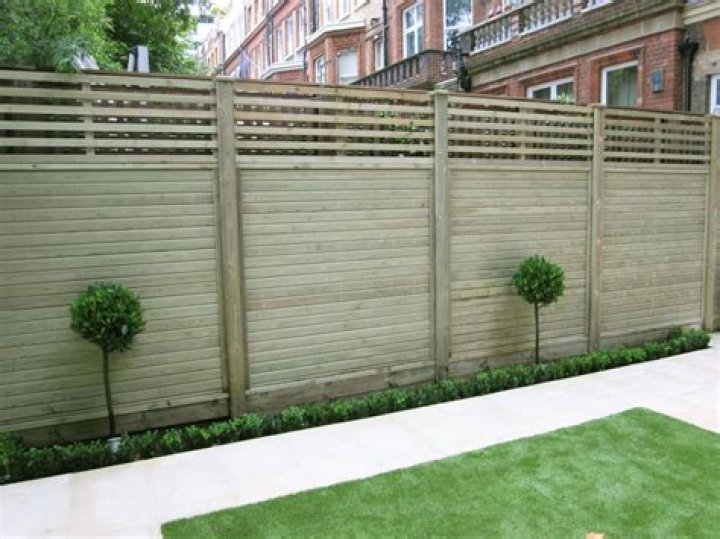 How high can a UK garden fence be?