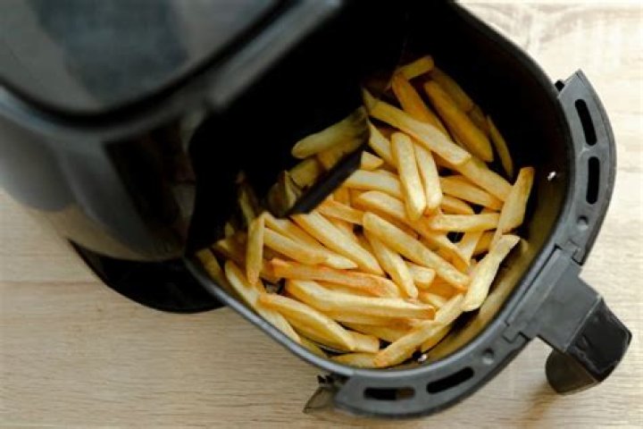 How long do you reheat fries in an air fryer?