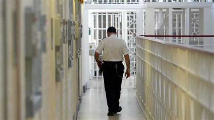 How long does it take to become a prison guard?