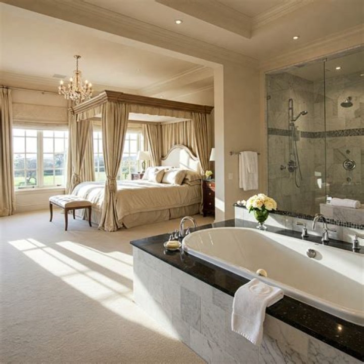 How many bedrooms are in a mansion?