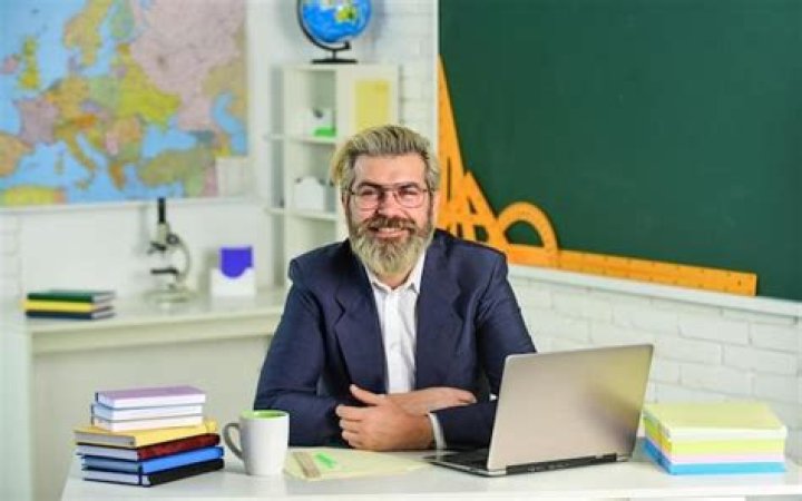 How many years is 60 credits in college?