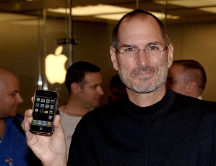 How much did Steve Jobs own of Apple?
