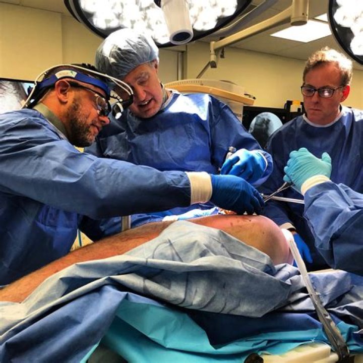 How much do cardiovascular surgeons make an hour?