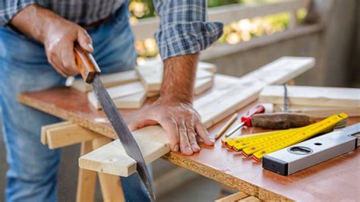 How much do carpenters make a year 2020?