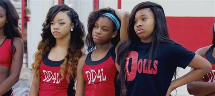 How much do dancing dolls cast get paid?