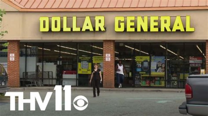 How much do Dollar General Sales Associates make a year?
