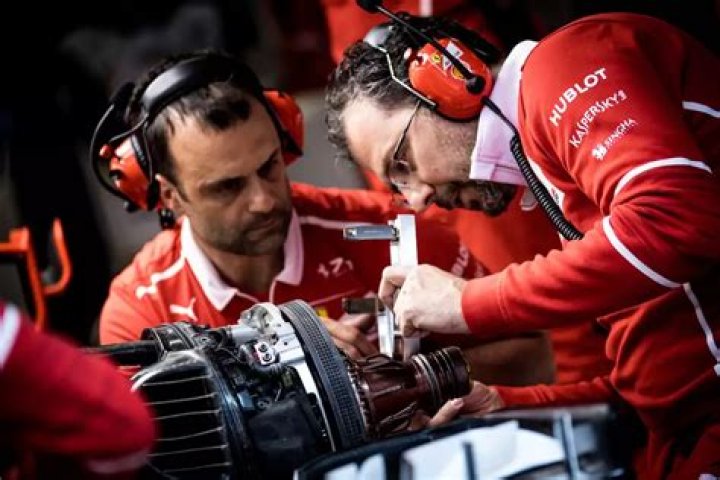 How much do F1 race engineers make?
