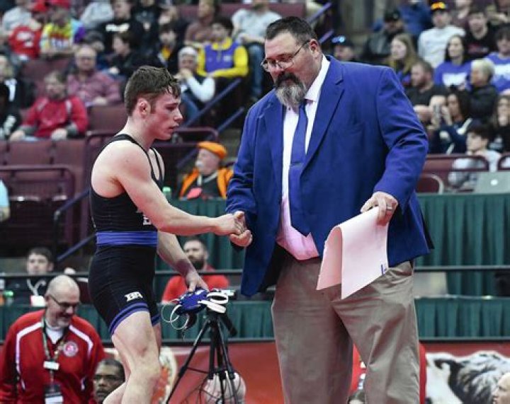 How much do high school wrestling coaches make?