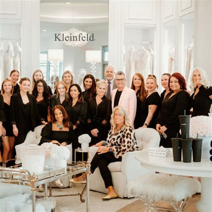 How much do Kleinfeld Bridal Consultants make?