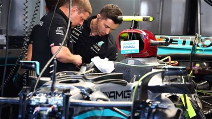 How much do Mercedes engineers make?