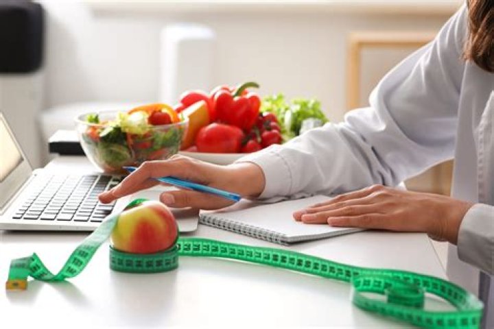 How much do nutritionists earn?