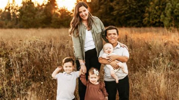 How much do Zach and Tori Roloff make per episode?