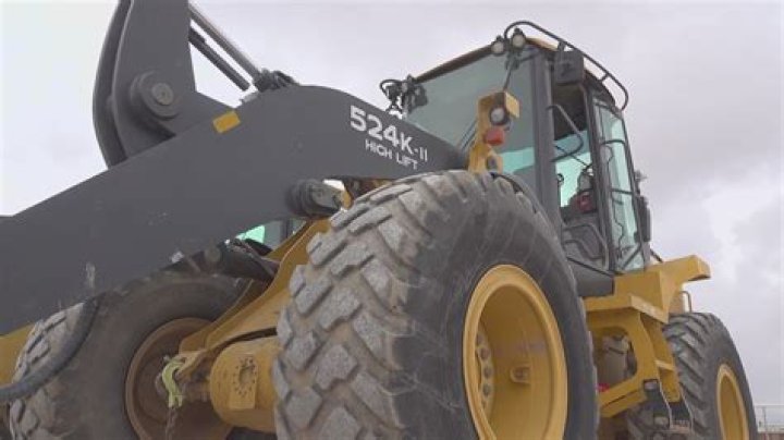 How much does a front end loader get paid?