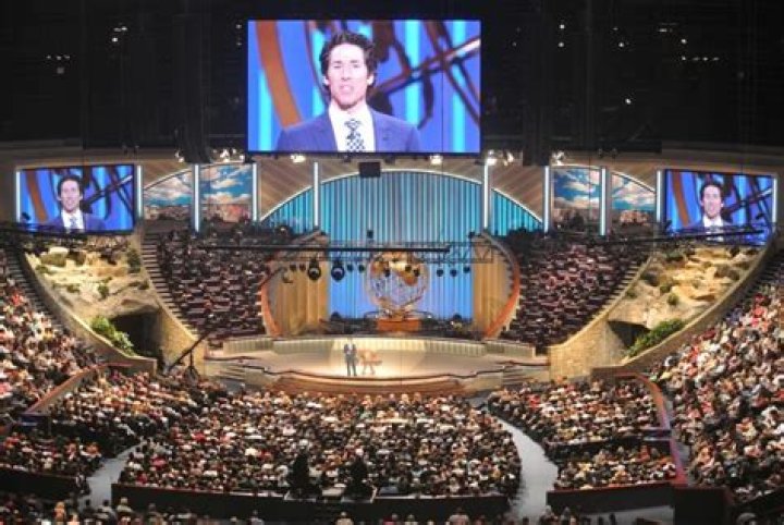 How much does a megachurch pastor make?