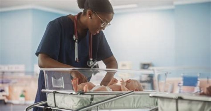 How much does a neonatal nurse make starting out?