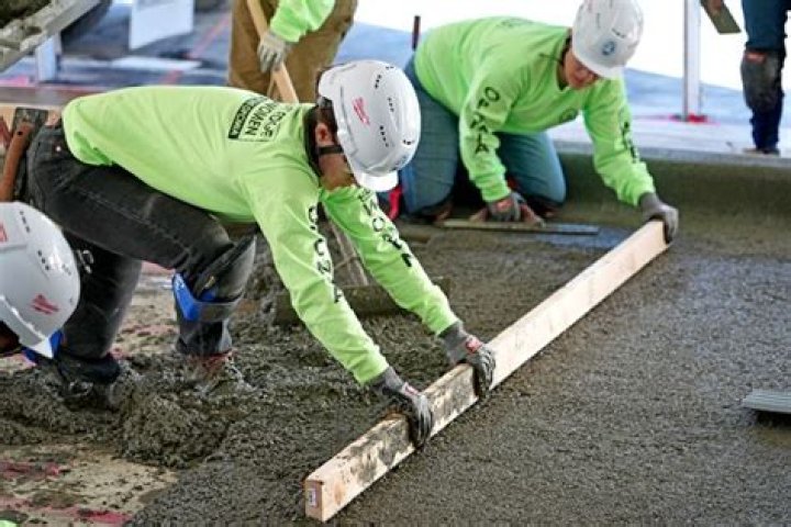 How much does a union cement mason make?