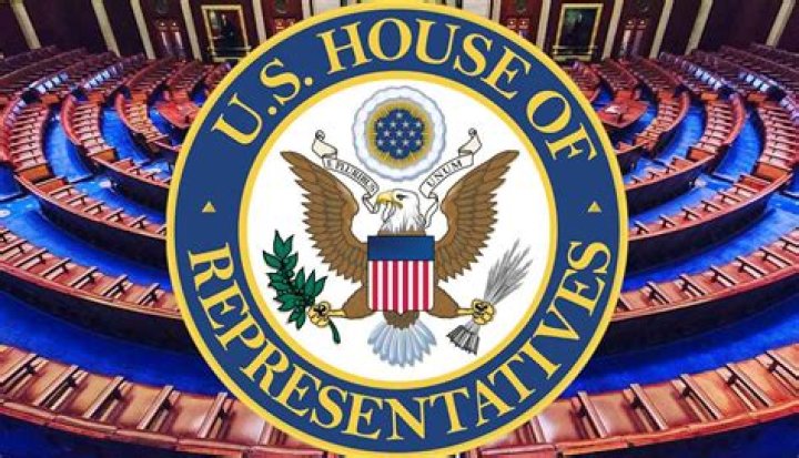 How much does a US House of Representative make?