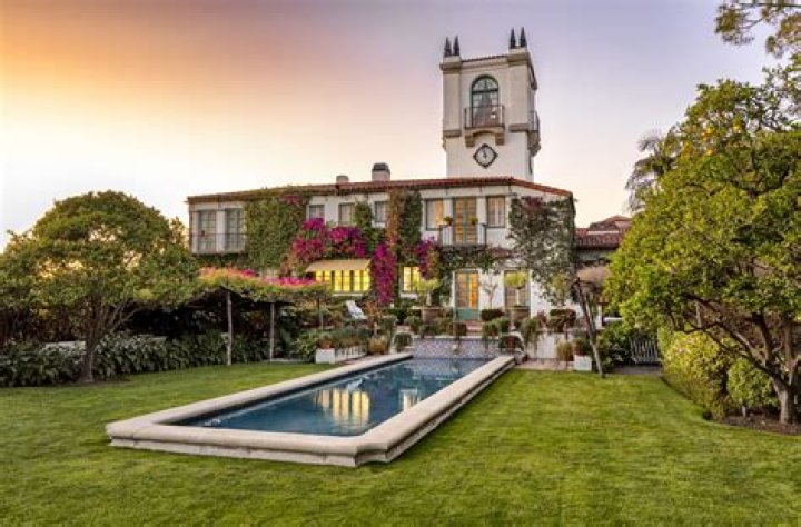 How much does an average house in Beverly Hills cost?