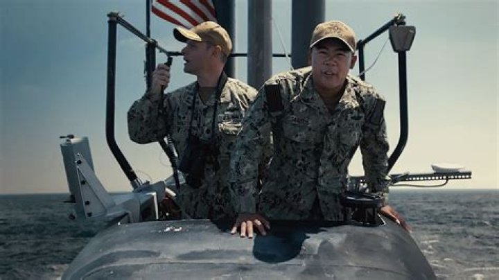 How much does an E-4 make in the Navy?