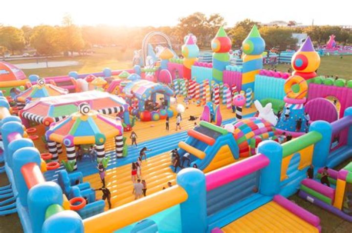 How much does it cost to run a bouncy castle all day?