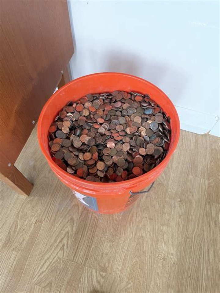 How much is a 5 gallon bucket of pennies?