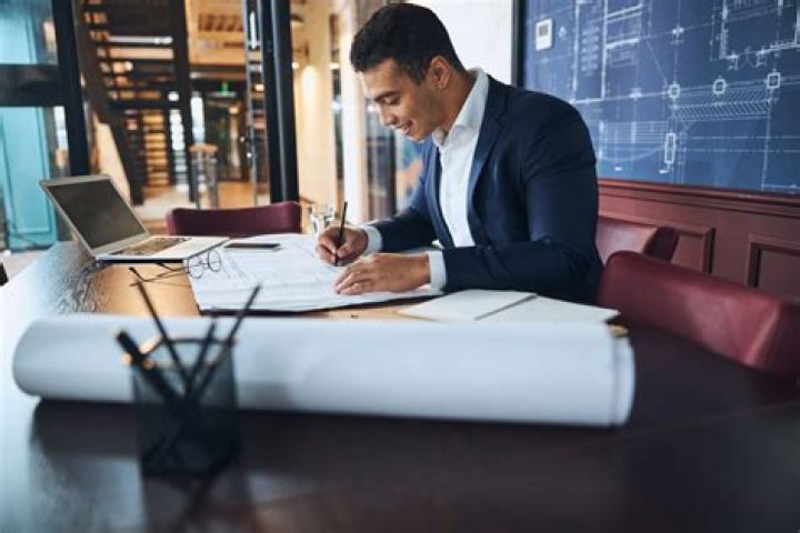 How much is a draftsman paid?