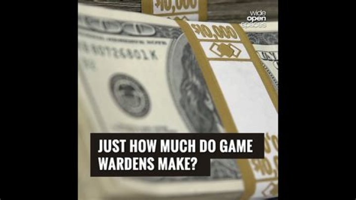 How much money do game wardens make in Wisconsin?